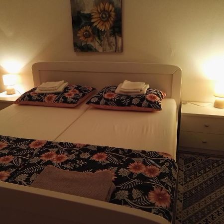 Mara Apartman Póla Kültér fotó