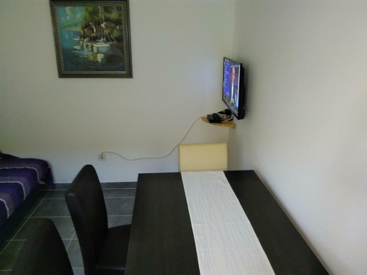 Mara Apartman Póla Kültér fotó