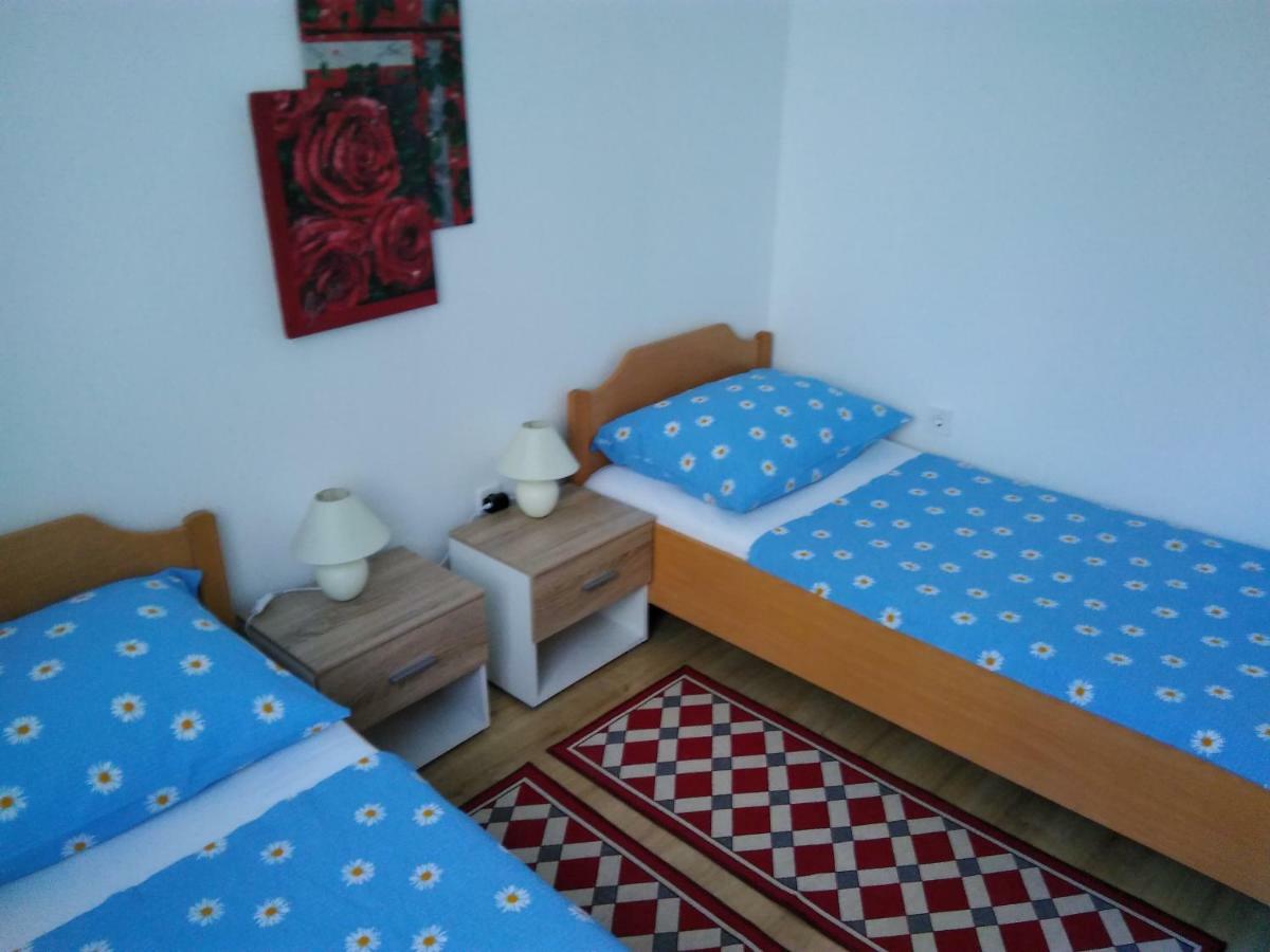 Mara Apartman Póla Kültér fotó