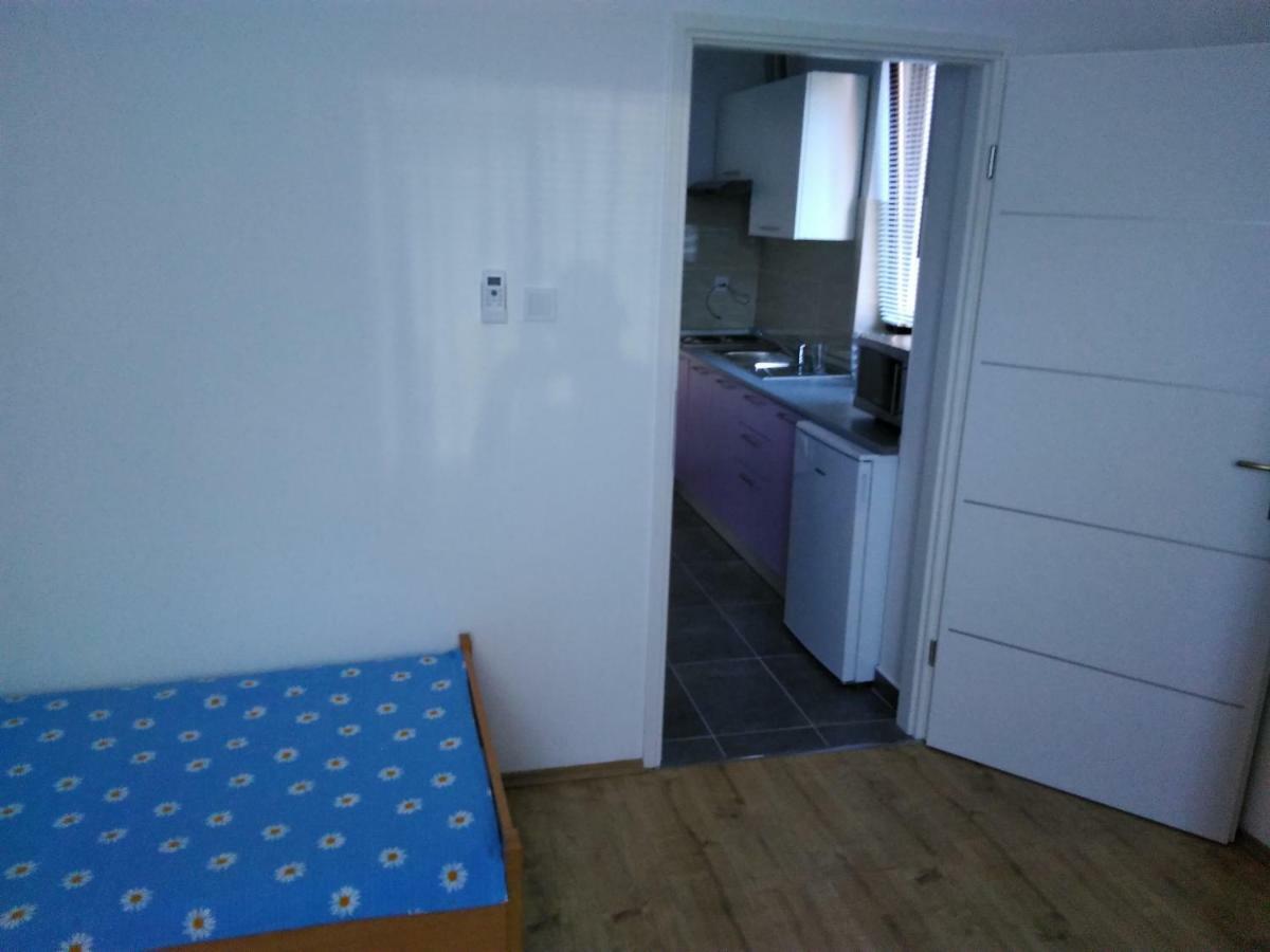 Mara Apartman Póla Kültér fotó